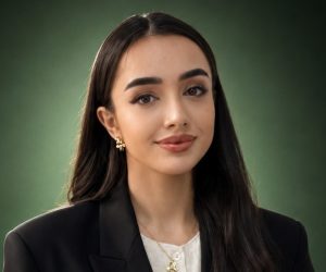 Ayna-portrait-green