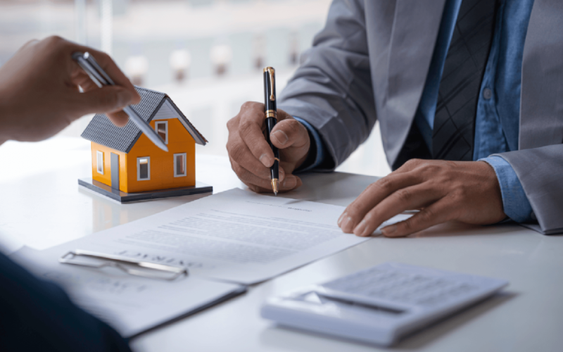 Passive-Income-from-Dubai-Short-Term-vs-Long-Term-Rentals-1024x576